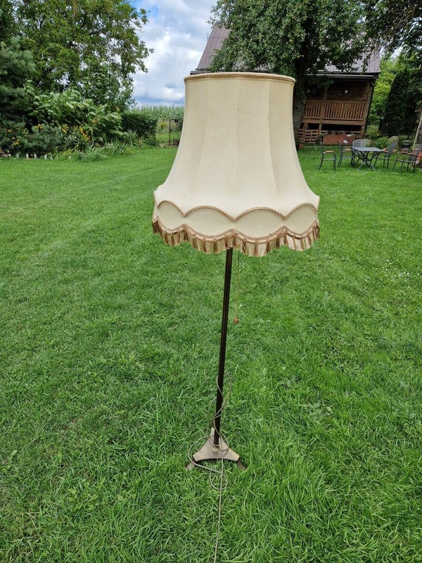 lampa podłogowa