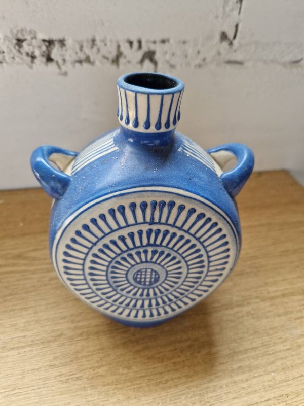 Dekoracyjny, ręcznie robiony ceramiczny wazon w stylu greckim