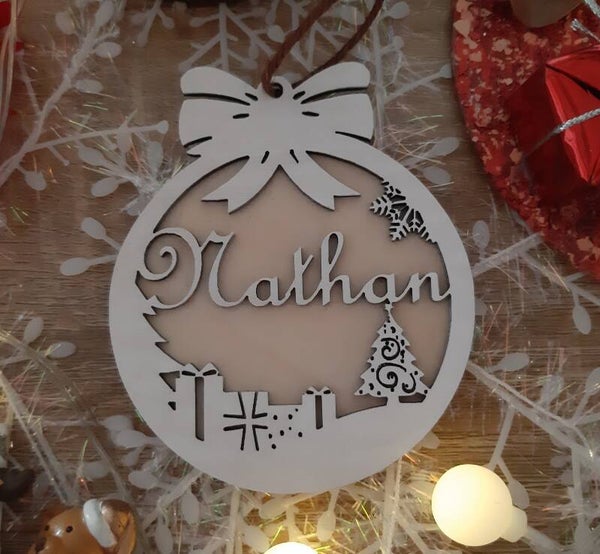 Boule de Noël personnalisée en bois avec prénom N°2