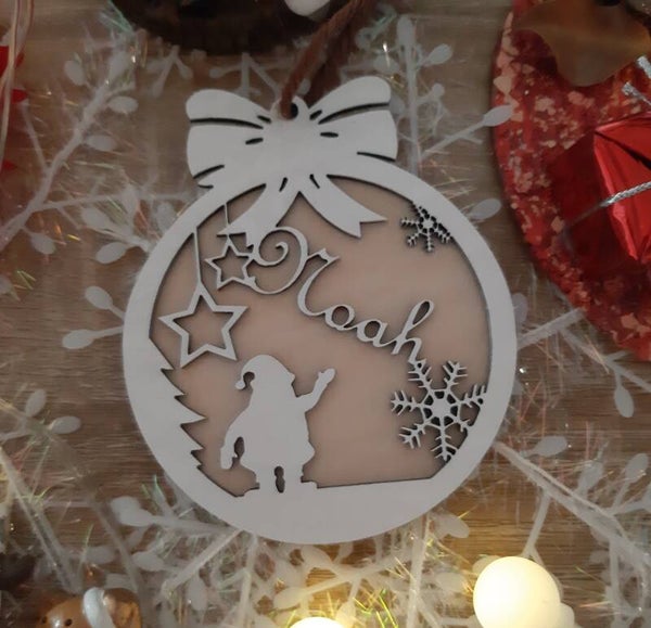 Boule de Noël personnalisée en bois avec prénom N°4