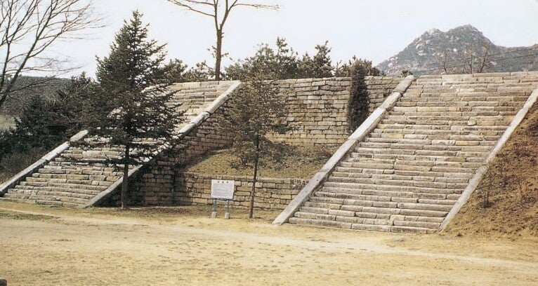Overblijfselen van het koninklijke paleis Manwoldae bij Kaesong