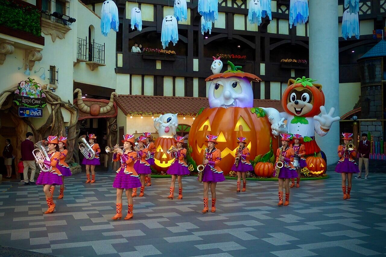 Optreden in Halloween thema in Lotte World in Seoul