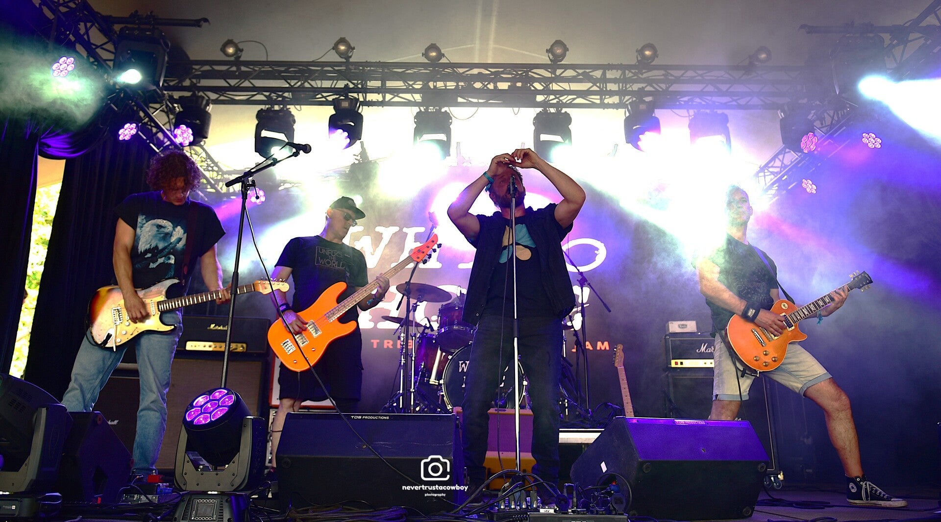 edg_1516-standard-mlbc8m.jpg