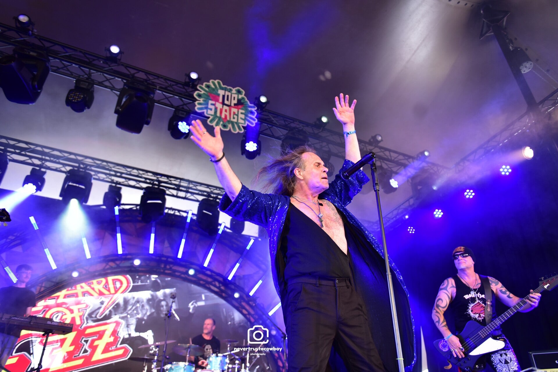 edg_1534-standard-g8xiiw.jpg
