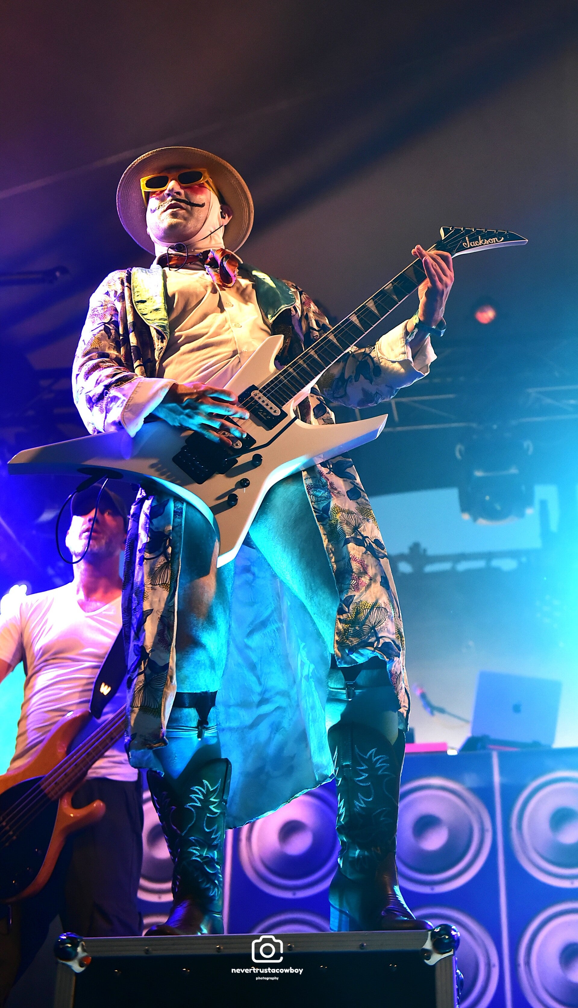 edg_1753-standard-w2t6bm.jpg