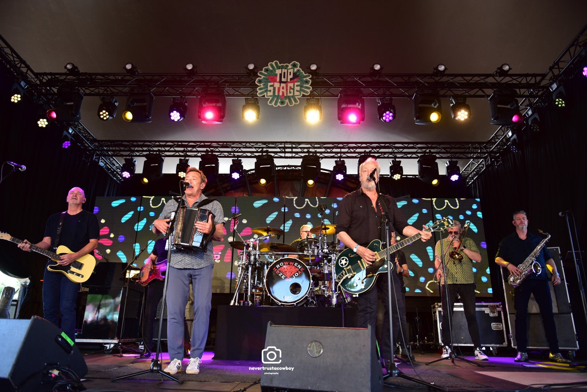 edg_2199-standard-j8o2jq.jpg