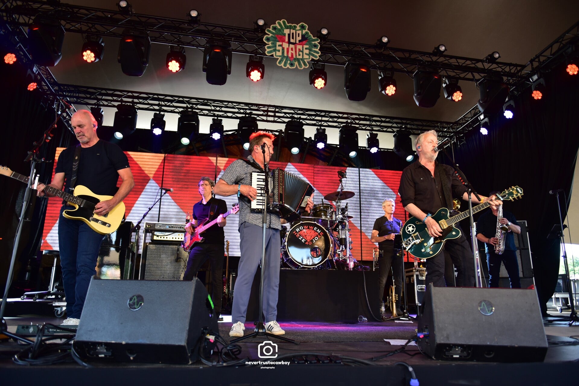 edg_2264-standard-otacq0.jpg