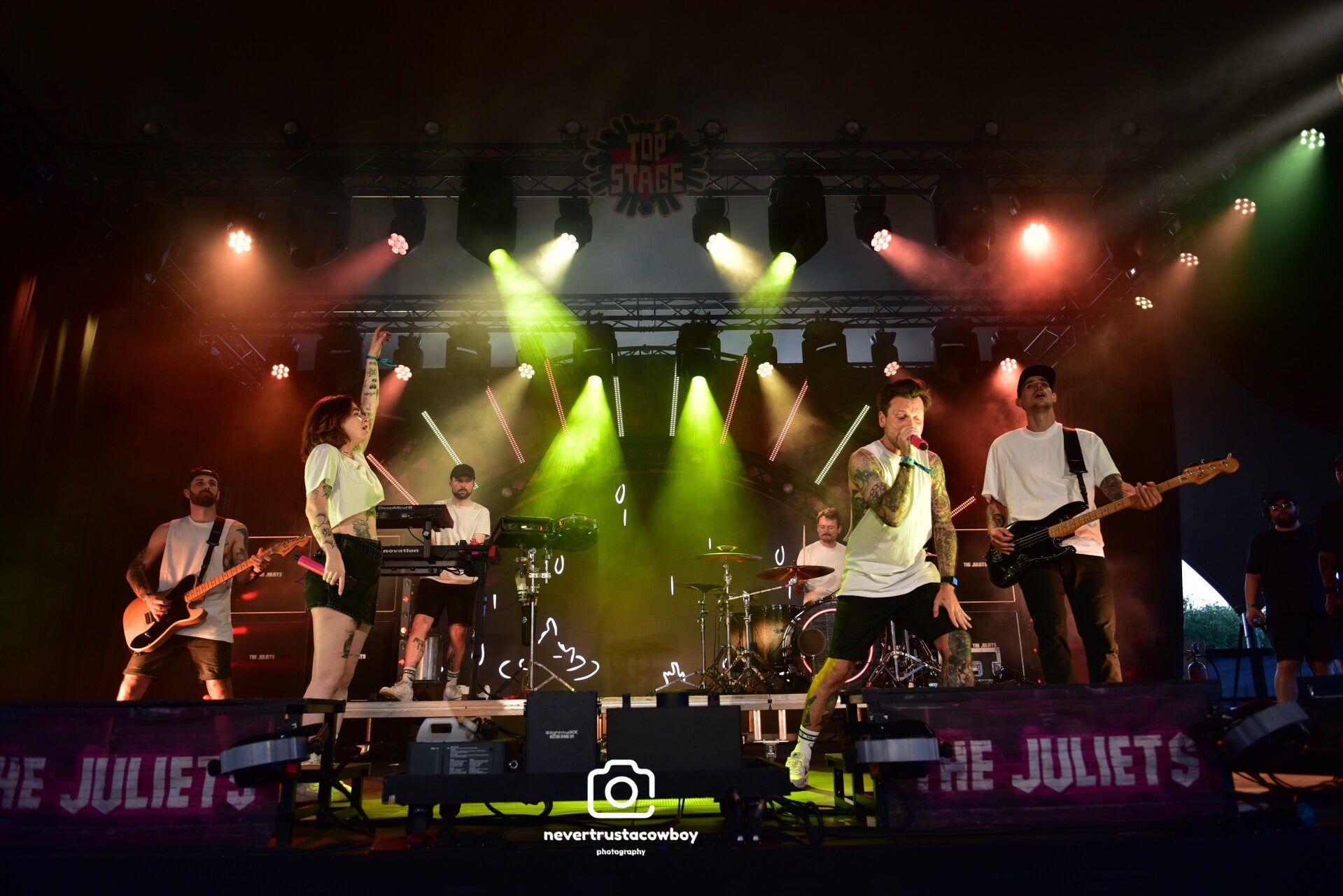 edg_2352-standard-hoxw2m.jpg