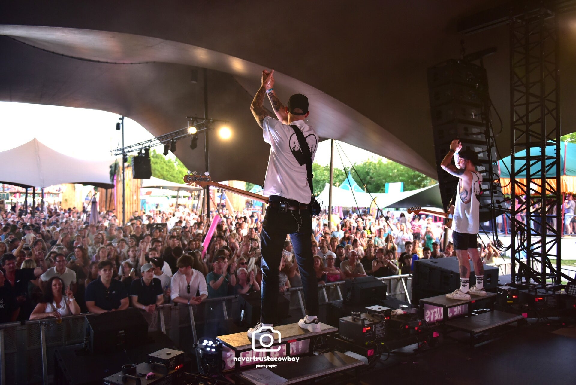 edg_2386-standard-fekcbe.jpg