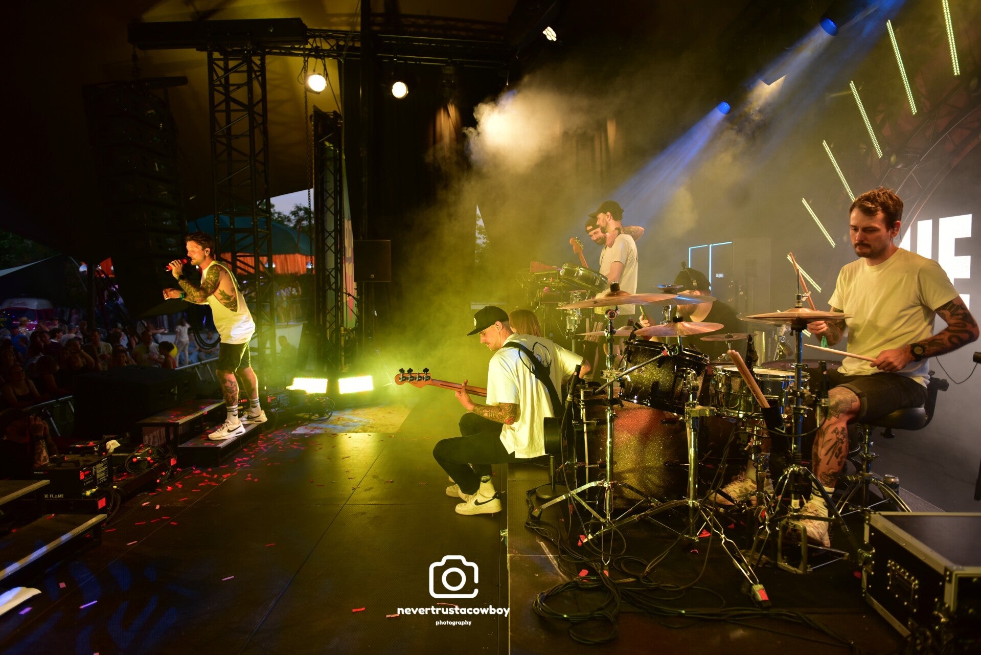 edg_2429-standard-tw43wo.jpg