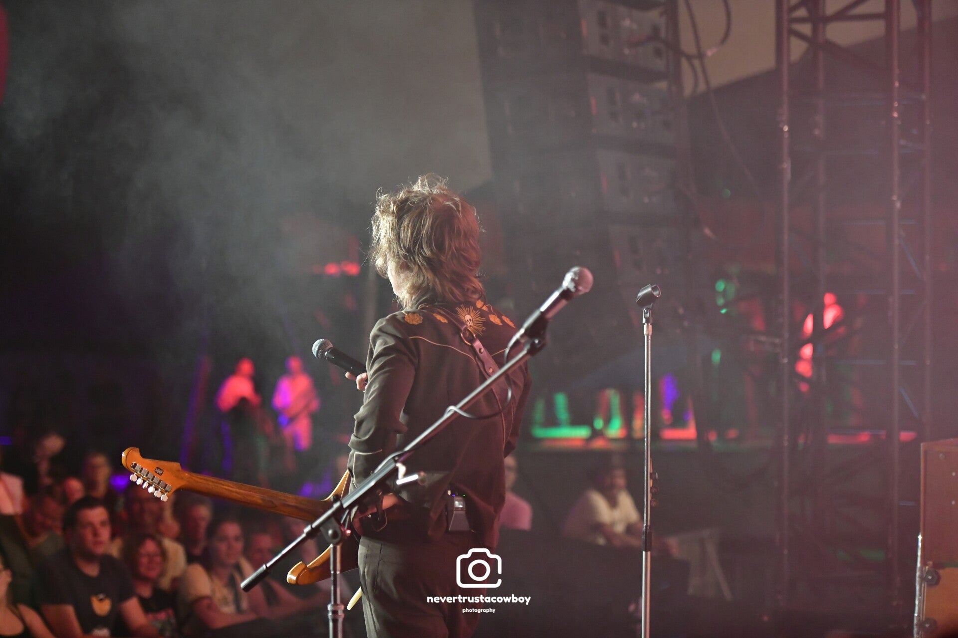 edg_5085-standard-6vijq7.jpg