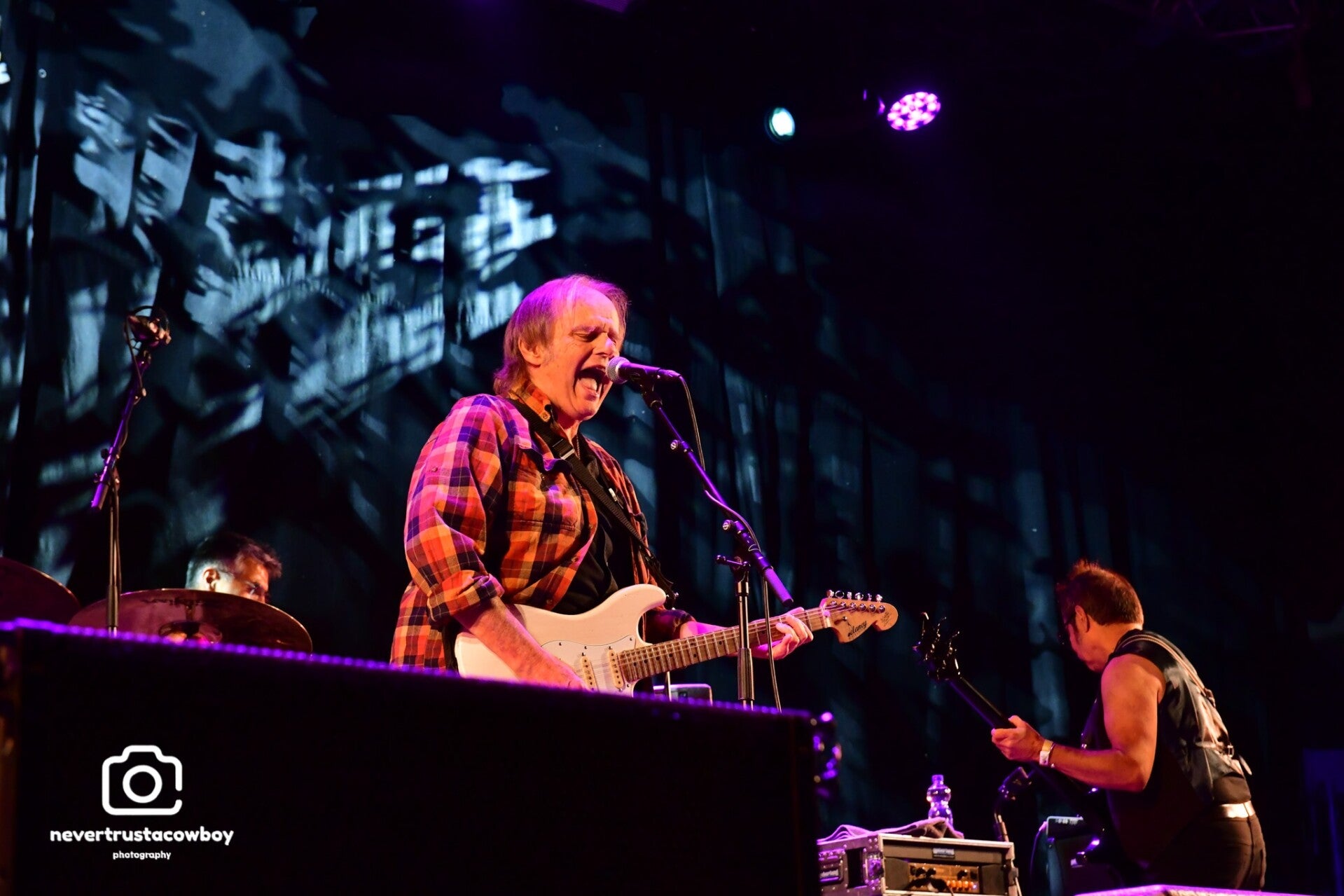 edg_6687-standard-338hhn.jpg