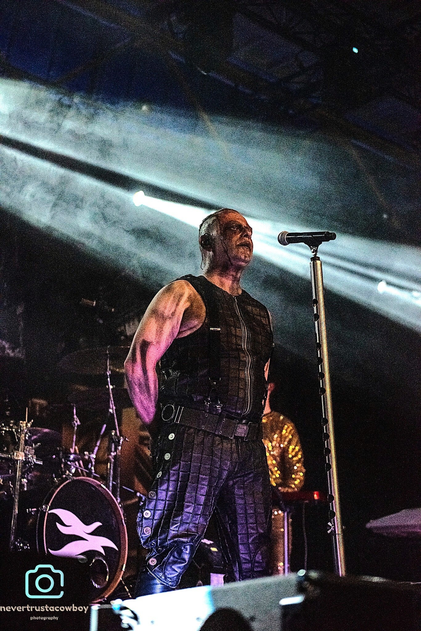 edg_7502-standard.jpg