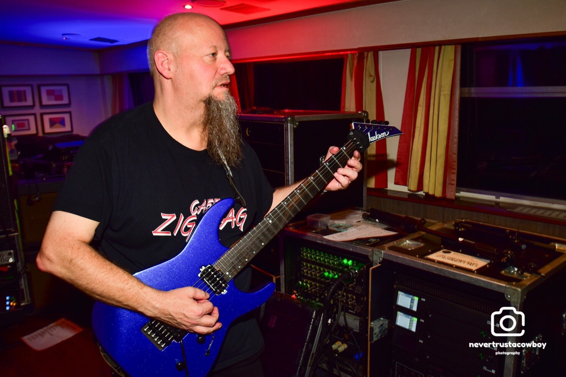 edg_9151-standard-wqwoif.jpg