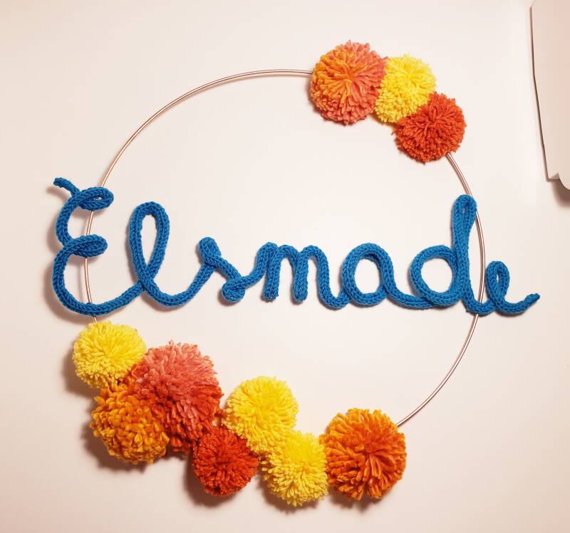 Punniknaamring met pomponnetjes Elsmade Inemineke