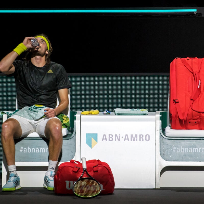2021 stefanos tsitsipas neemt zijn rust tijdens abn amro wtt en hoopt op hulp van boven