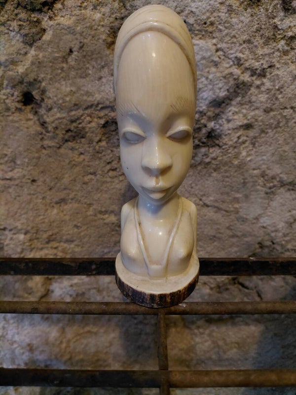 Afrikaans beeld vrouw
