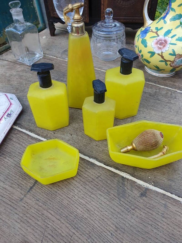 Geel glazen kaptafel / toilettafel set Art Deco