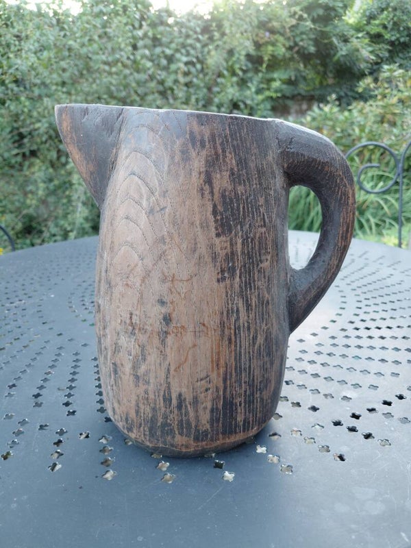 Antieke houten kan, monoxyl