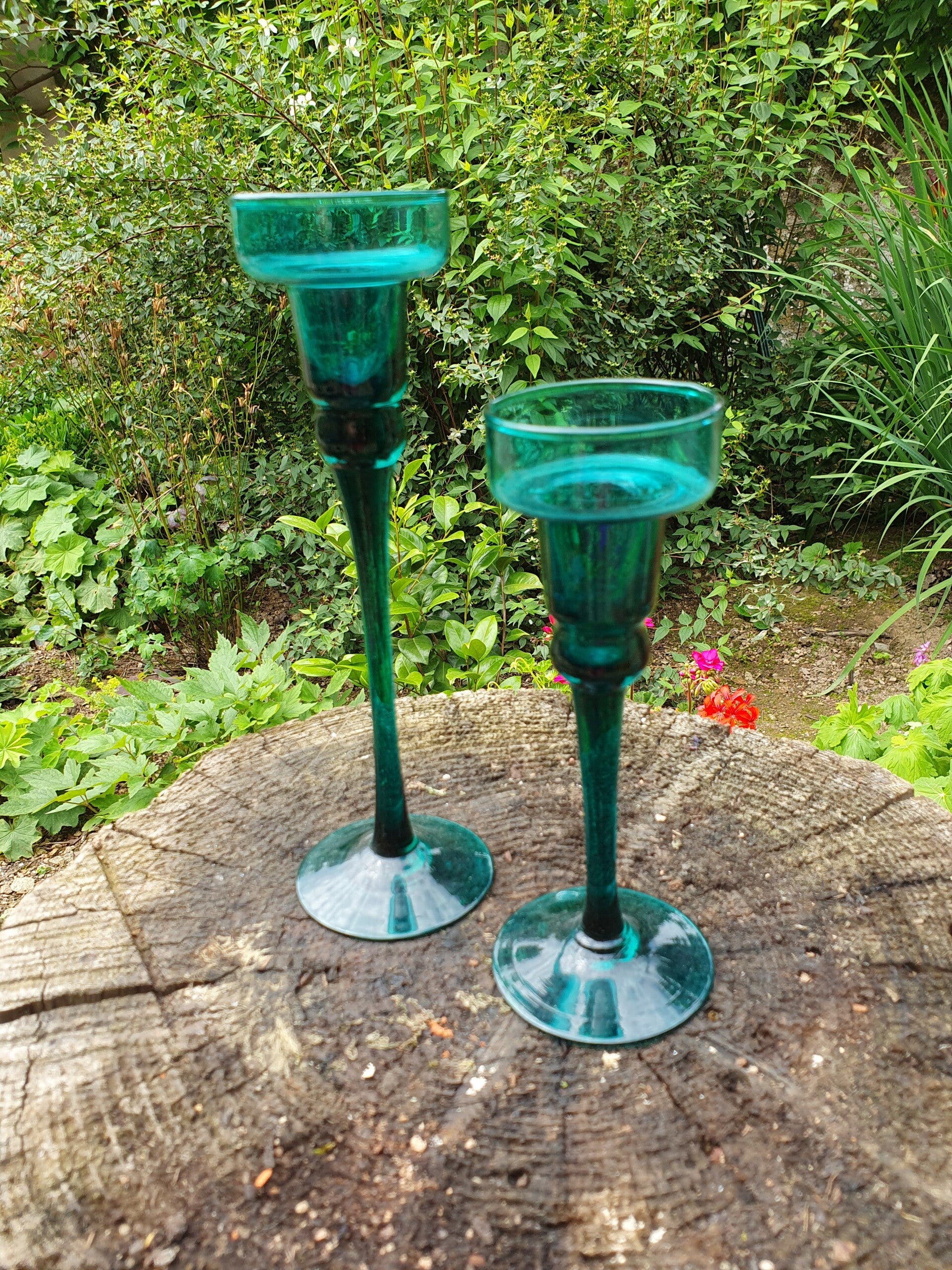 Kandelaars van pauwgroen glas