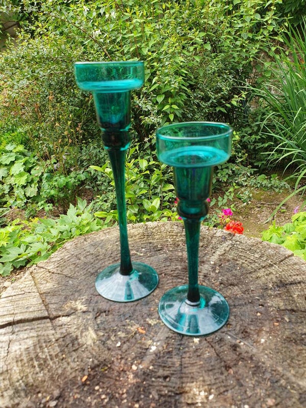 Kandelaars van pauwgroen glas