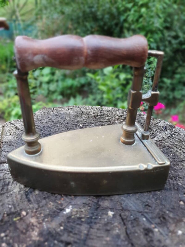 Antiek messing strijkijzer