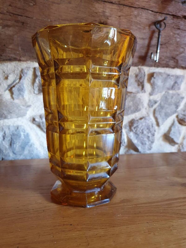 Vaas amberkleurig glas