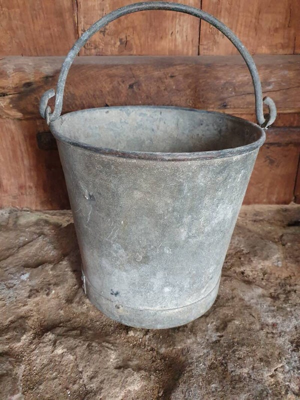 Zware zinken emmer