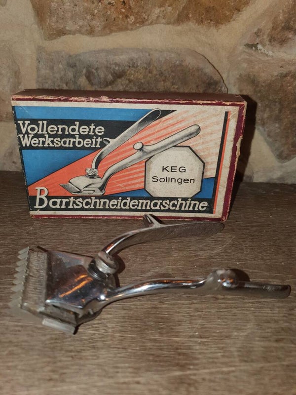 Baard tondeuze antiek, kapper - Tondeuse à barbe antique, coiffeur