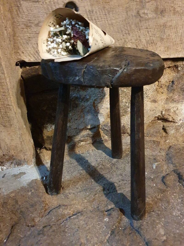 Krukje, bijzettafeltje, sober en robuust - Tabouret, table d'appoint, sobre et robuste