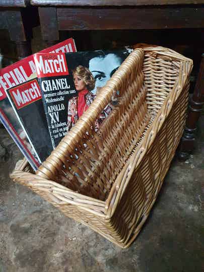 Vintage rieten lectuurmand - Panier de lecture vintage en osier