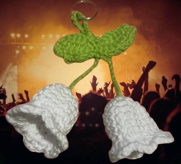 124. Crocheted White Flower Keychain