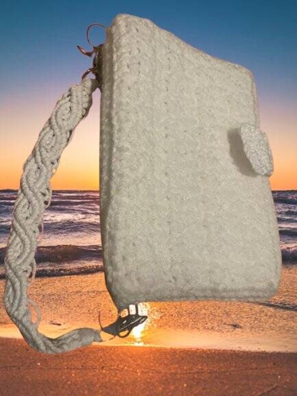 31. Crocheted 5x9 Book Cover With Handle