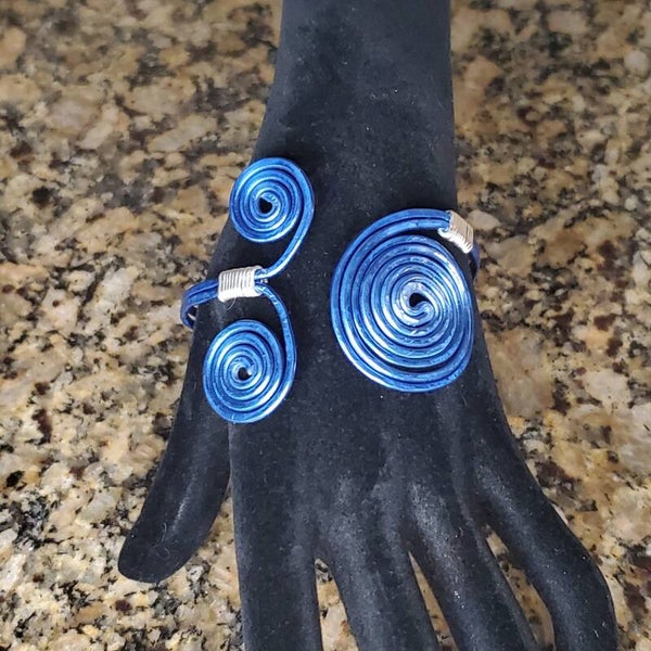 Elegant Spiral Wire Cuff Bracelet