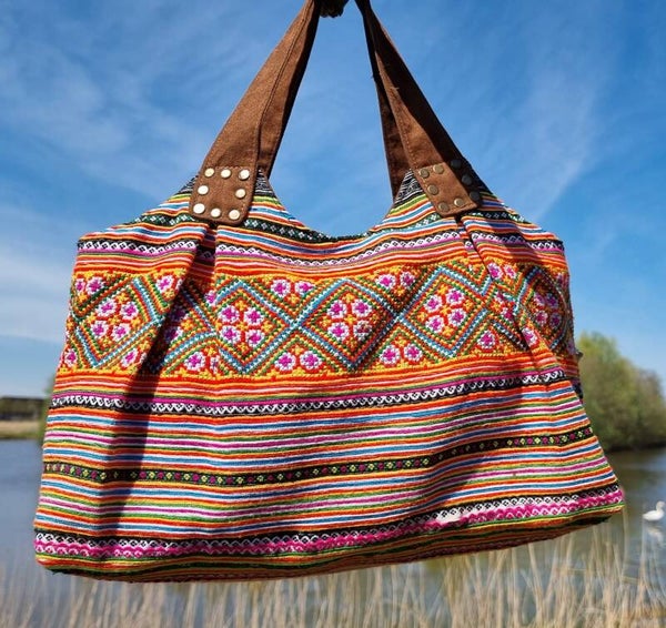 Prachtige handgeborduurde tas  in Ibiza-style