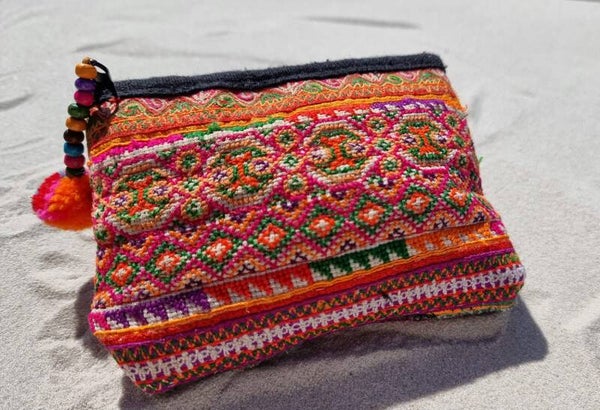 Etui oranje roze paars handgeborduurd