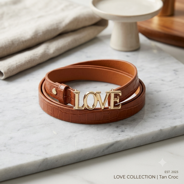 ​Stijlvol met een Touch of Love: Bruine Leren Riem met Goudkleurige 'LOVE' Gesp