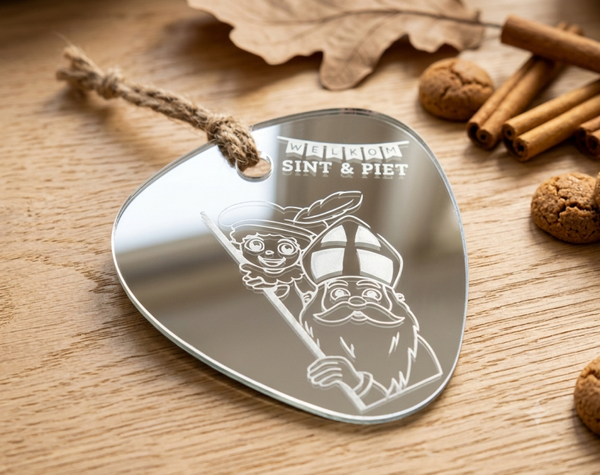 Gegraveerde Sinterklaas Spiegel Hanger – "Welkom Sint & Piet"