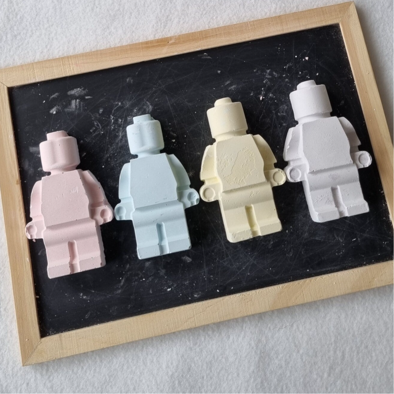 Stoepkrijt handgemaakt lego poppen groot