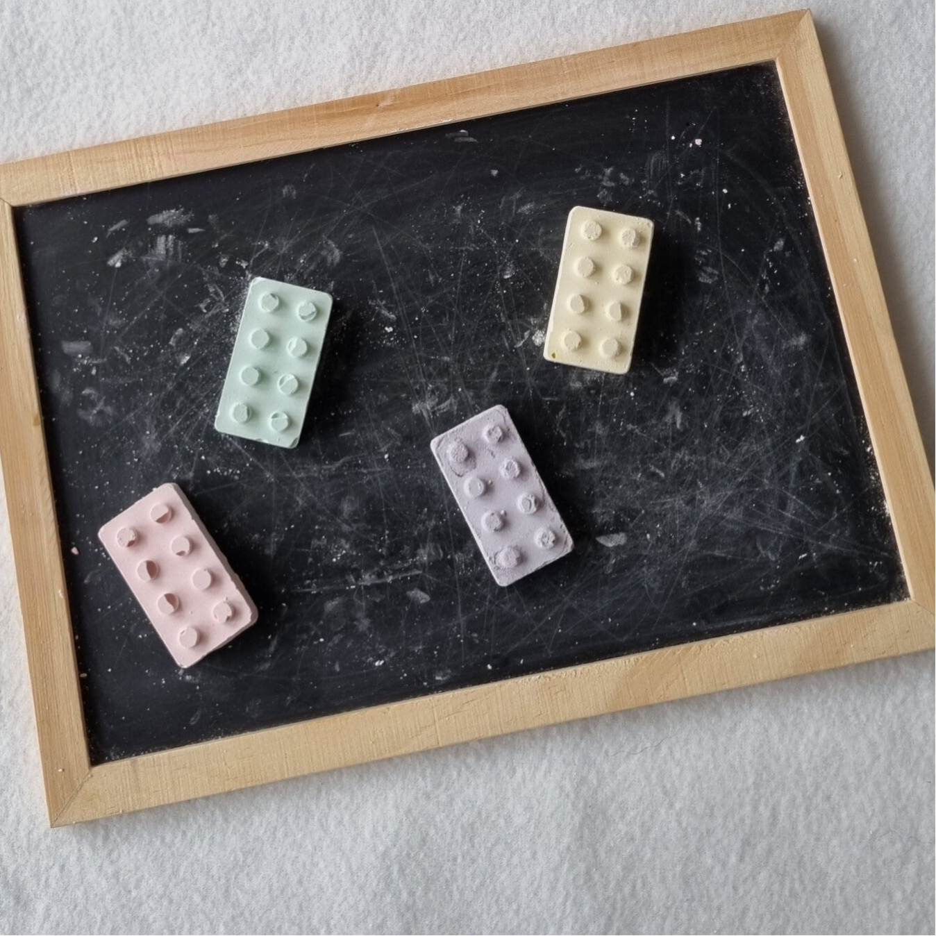 Stoepkrijt handgemaakt legoblokjes