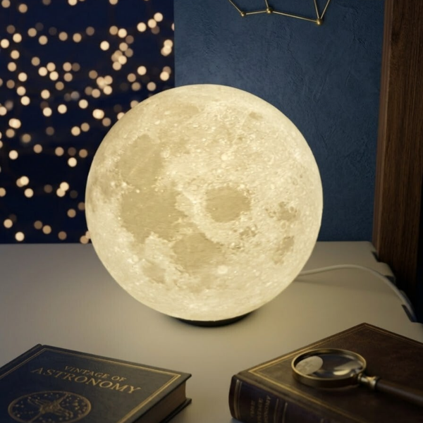 ​Breng de magie van de maan in huis met de 3D Maanlamp van 't Krabbeke