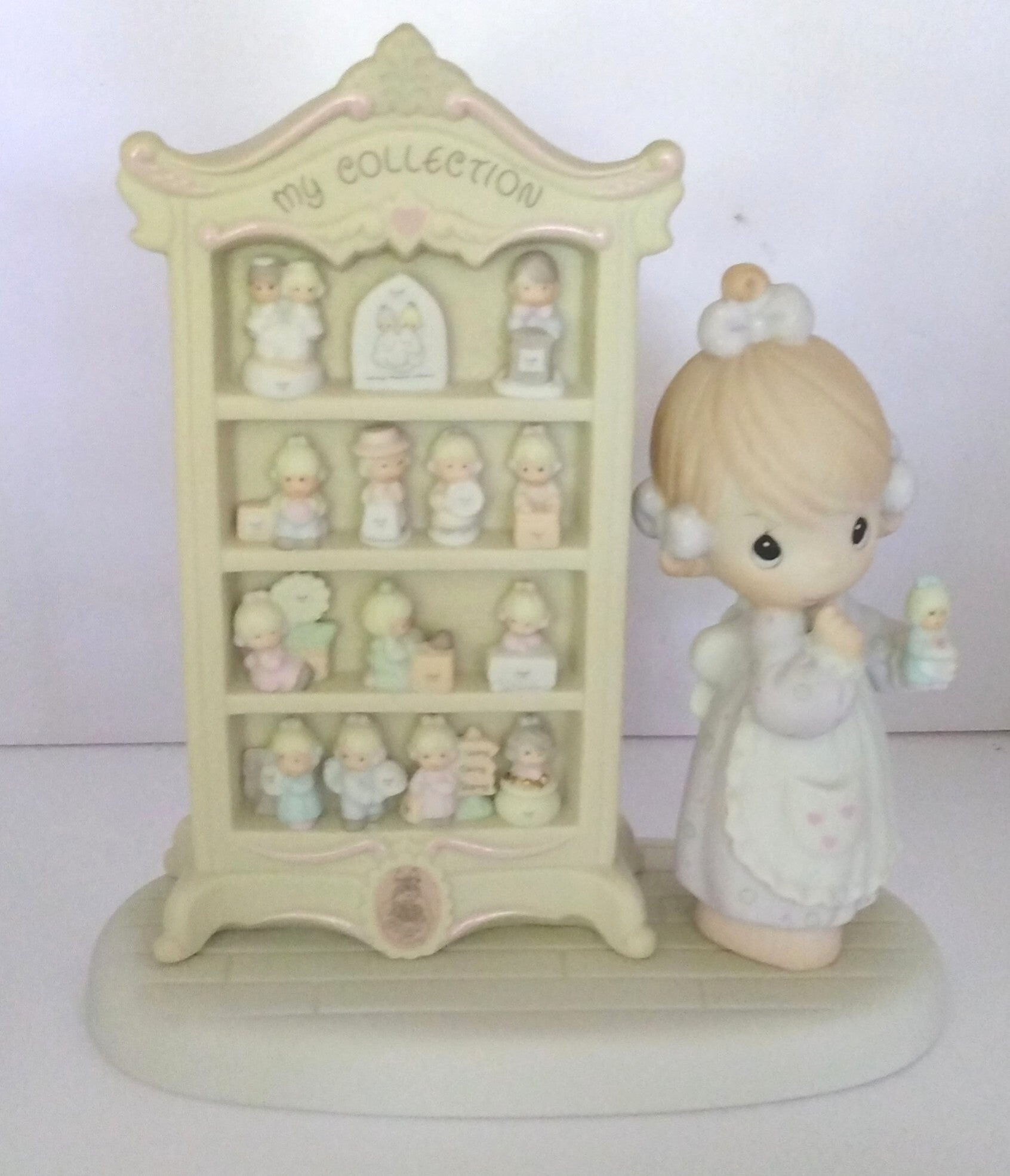 Precious Moments “A Perfect Display of 15 Years” Figurine in Original Box – Limited Edition Anniversary Collectible