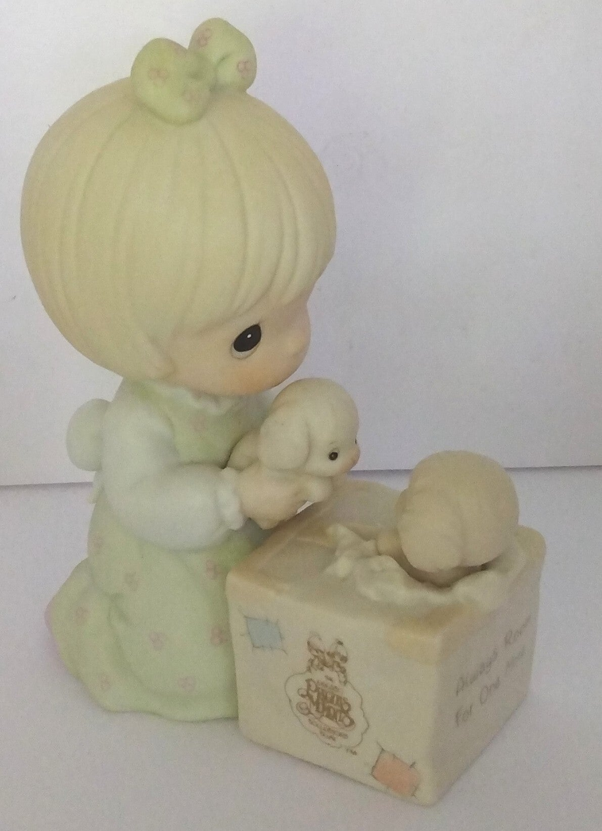 Precious Moments “Always Room For One More” Figurine in Original Box – Vintage Friendship & Family Collectible