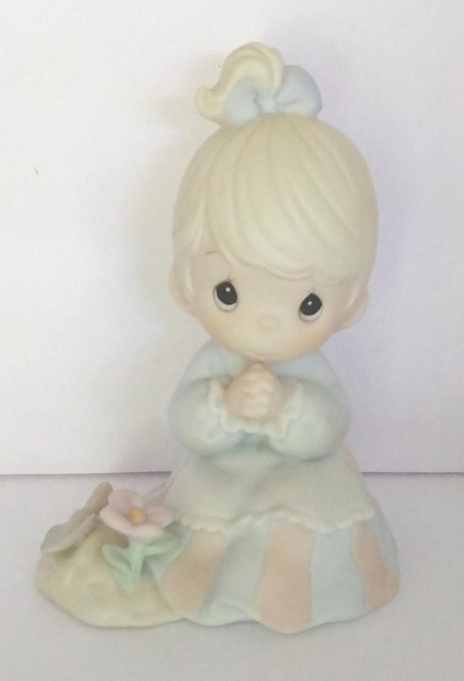 Precious Moments 1992 Members Only “Sowing the Seed of Love” – Limited Edition Collectible