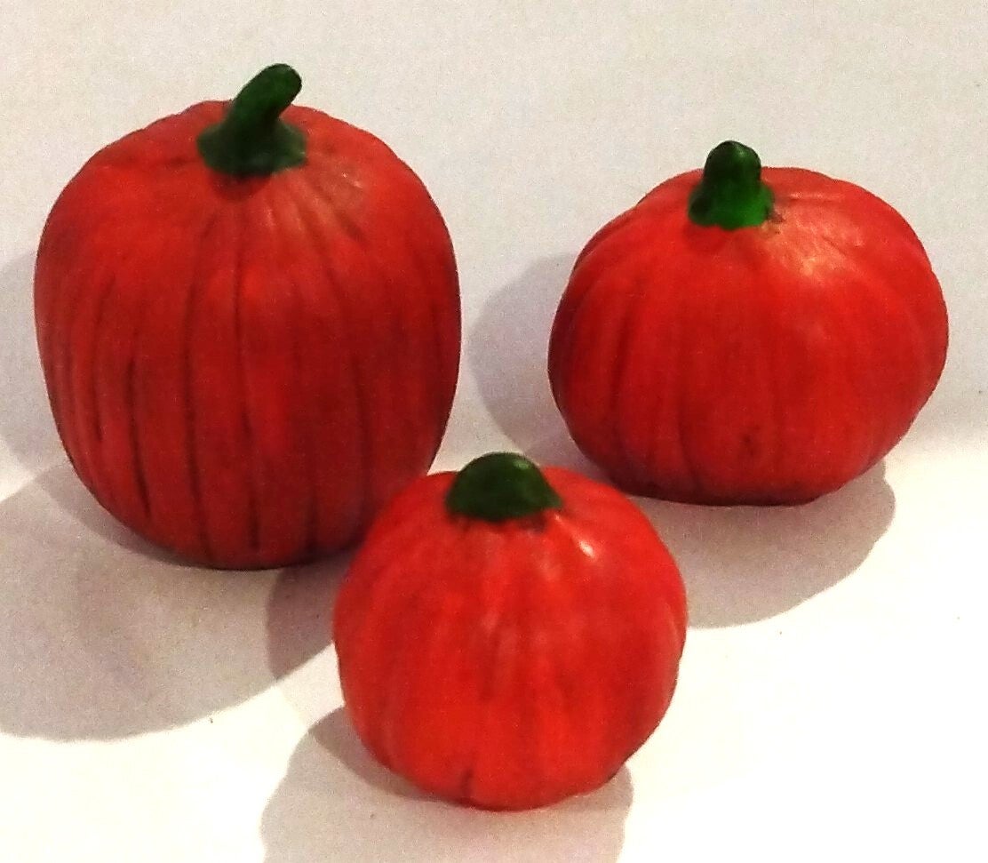 1993 T.H.T. Miniature Resin Pumpkins – Set of 3 Sizes