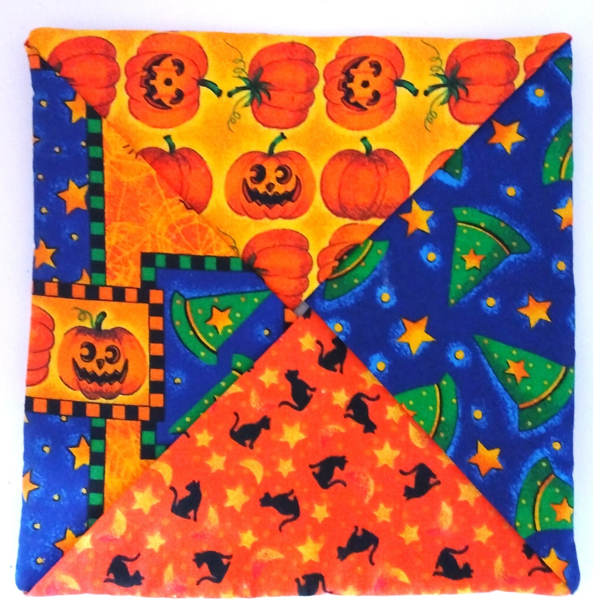 Halloween Pot Holder | 8" x 8" Spooky Seasonal Kitchen Décor