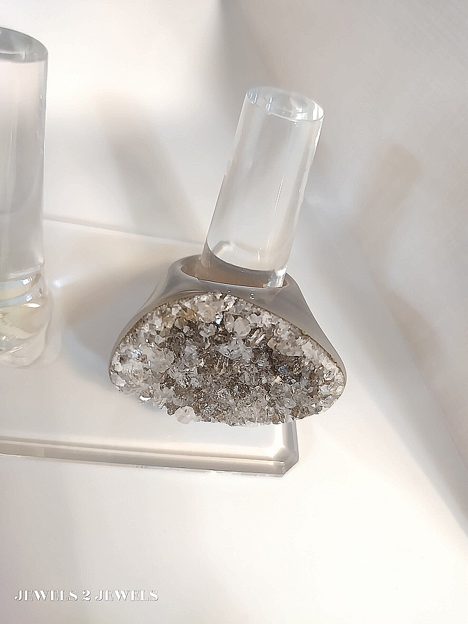 Warm Gray Hue Carved Amethyst Agate Druzy Gemstone Ring - Size 10 1/2 (119355-99)