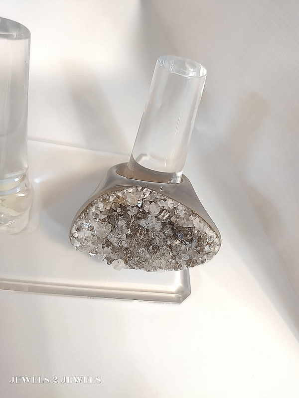 Warm Gray Hue Carved Amethyst Agate Druzy Gemstone Ring - Size 10 1/2 (119355-99)