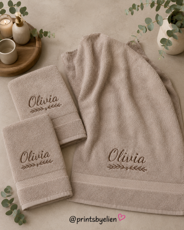 Wellness geschenkset met naam – HEMA handdoekenset geborduurd