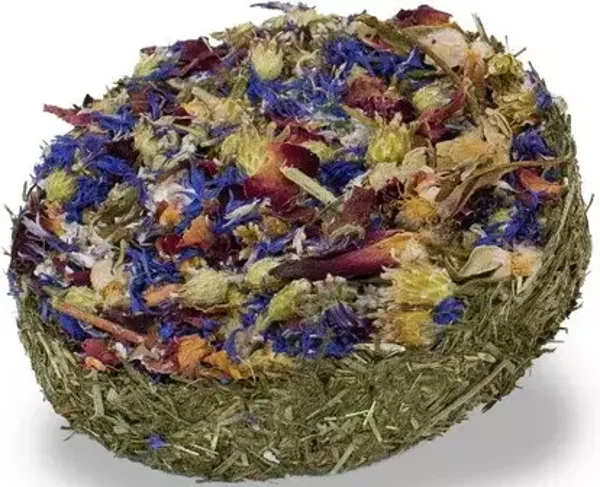 Gâteau de foin avec fleurs